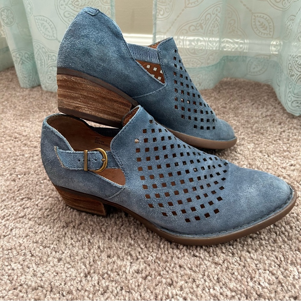BORN BLUE SUEDE BOOTIES EUC SIZE 8M